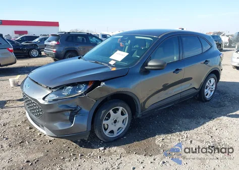 2020 Ford Escape S z USA, uszkodzony, nr VIN 1FMCU0F60LUB57677